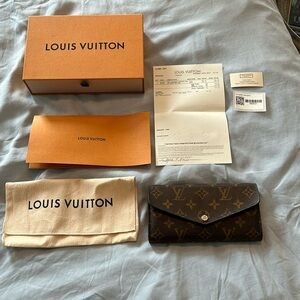 Louis Vuitton Sarah Wallet